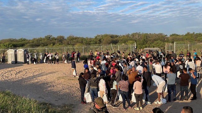 CBP reporta 302.034 detenciones de migrantes en la frontera suroeste de EEUU solo en diciembre