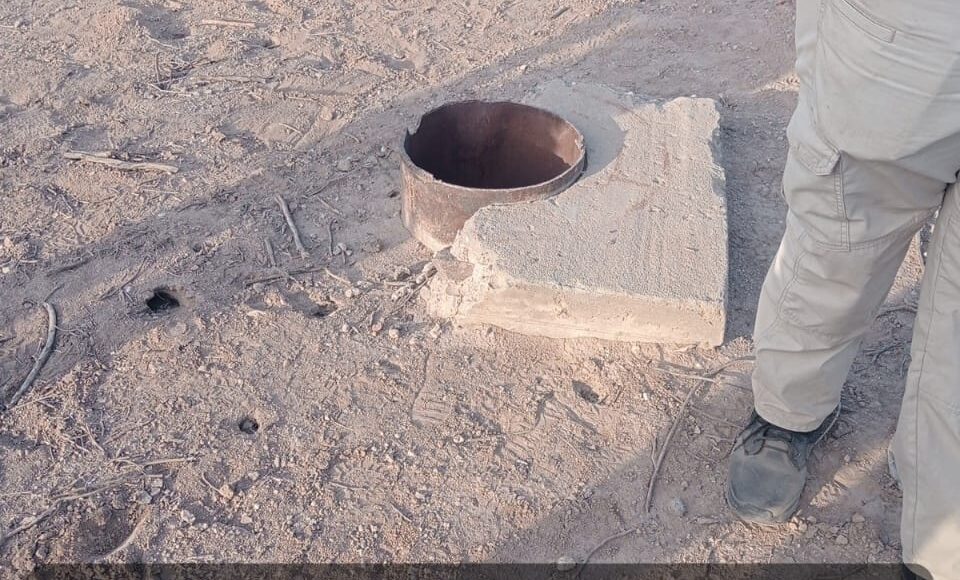 Activistas y autoridades hallan un pozo con restos humanos en Sonora, México