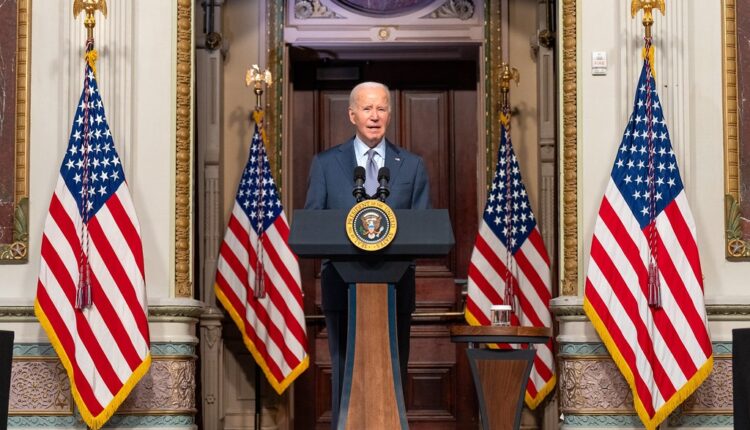 Biden anuncia más de 500 sanciones contra Rusia a dos años “del brutal ataque contra Ucrania”