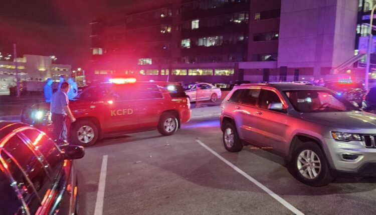 Biden pide al Congreso prohibir armas de asalto tras tiroteo en Kansas City