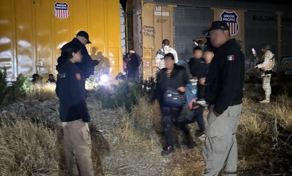 Rescatan en México a 144 migrantes que viajaban hacinados en un vagón de ferrocarril