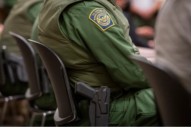 Congresistas de EEUU instan al gobierno a optimizar aplicación CBP One para solicitantes de asilo