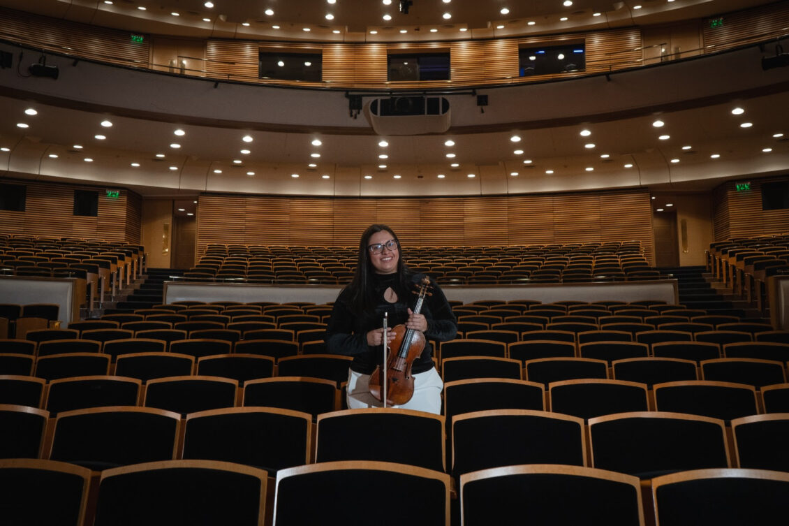 Cecilia Tuesta triunfa como Concertino de la Orquesta Sinfónica Nacional del Sodre