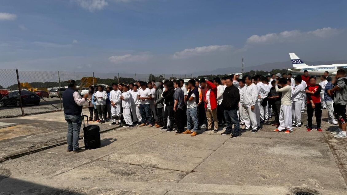 Guatemala recibe a 350 migrantes retornados en tres vuelos desde Estados Unidos