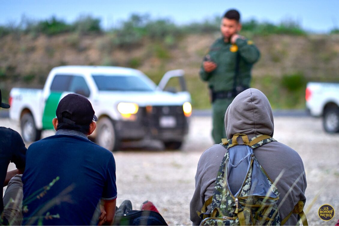Corte Suprema de EEUU mantiene la suspensión de la Ley SB4 contra migrantes en Texas