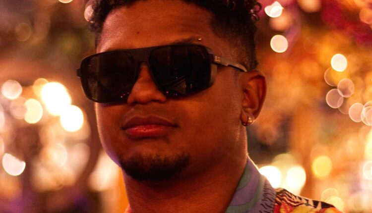 Mike Monz: Un cantante venezolano en búsqueda de reconocimiento en Colombia