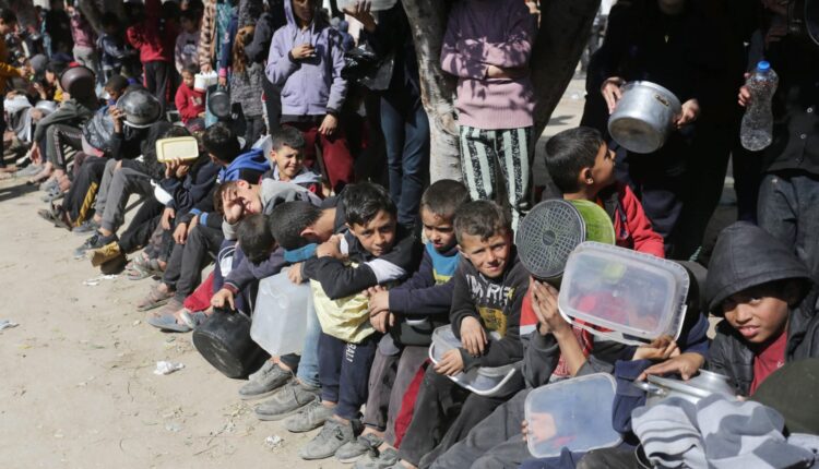 Desplazamiento constante condena a los niños al horror y la muerte en Gaza