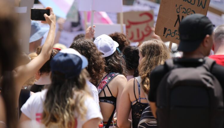 EEUU: algunas universidades negocian con manifestantes pro-Palestina; otras recurren a la policía