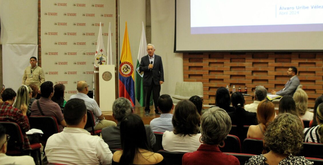 Arranca juicio contra expresidente colombiano Álvaro Uribe