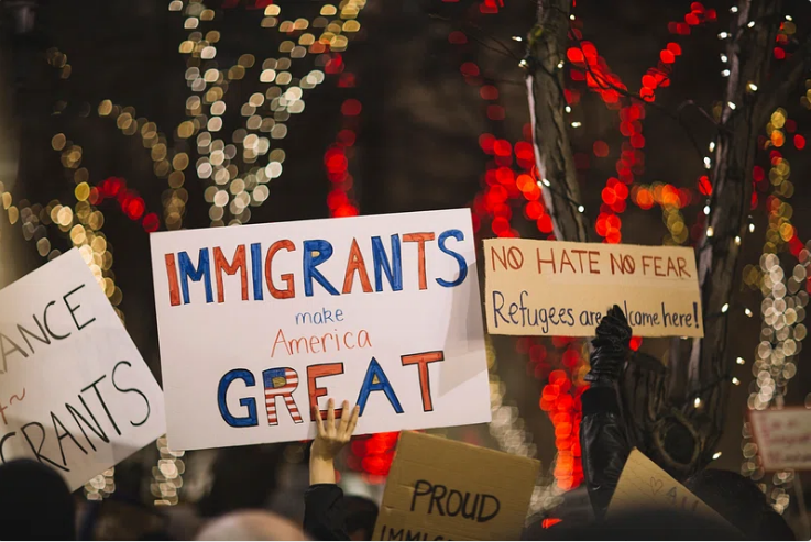Alcaldes de Nueva York y Chicago solicitan 2 millones de permisos de trabajo para inmigrantes