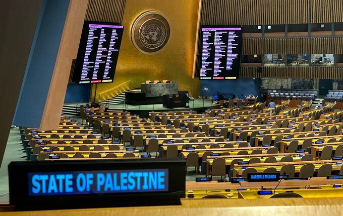 Palestina es reconocida oficialmente como Estado por España, Irlanda y Noruega