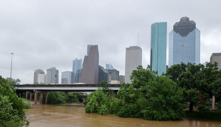 Beryl deja al menos 7 muertos y casi 3 millones de residentes sin electricidad en Texas