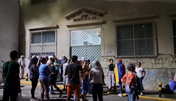 Venezuela espera con expectación los resultados electorales tras jornada pacífica