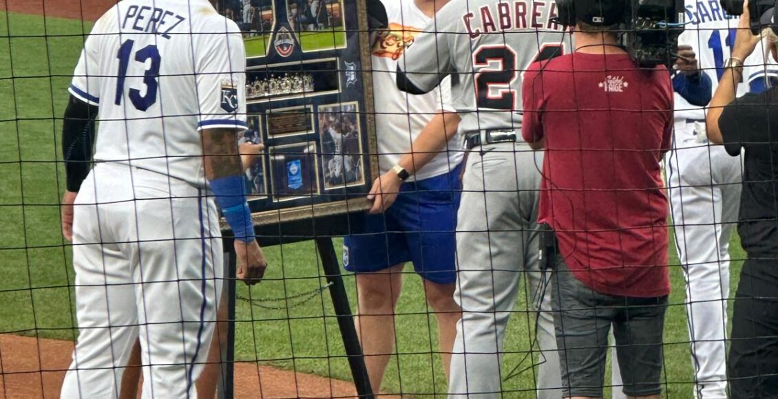 Salvador Pérez, capitán de los Kansas City Royal, gana el premio Robert Clemente