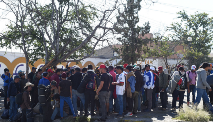 Caravana de migrantes parte de Tapachula rumbo a EEUU
