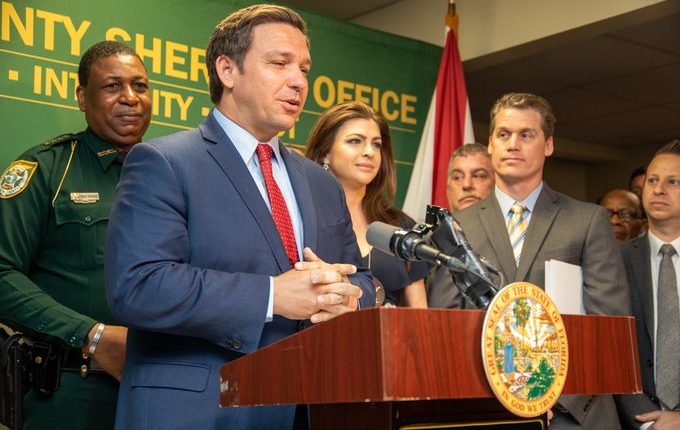 Cada vez más cerca de aprobarse en Florida la ley de inmigración formulada por DeSantis
