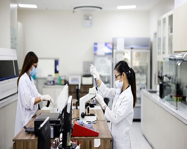 Laboratorio chino deja fugar una bacteria y causa más de 3.000 enfermos
