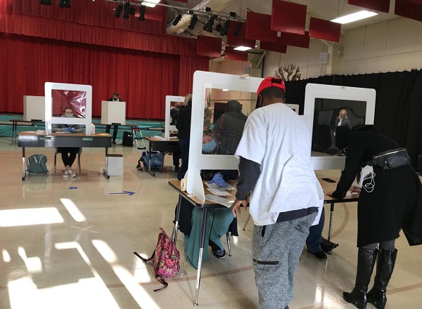 Miles acuden a las urnas en Washington DC en las elecciones de medio término