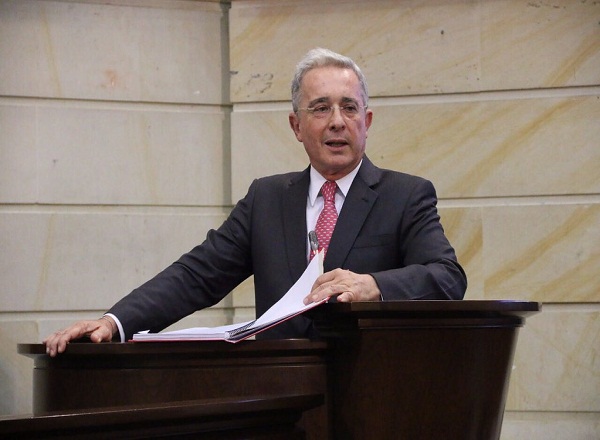 Fiscalía de Colombia solicita preclusión del caso contra exsenador Álvaro Uribe Vélez