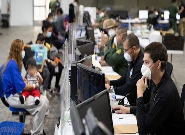 ICE implanta nuevas reglas para detenciones y deportaciones de inmigrantes