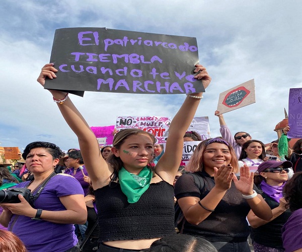 Marcha feminista en México dejó más de 80 personas lesionadas