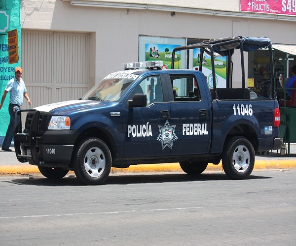 Sangrienta emboscada en el sur de México deja al menos 13 policías muertos