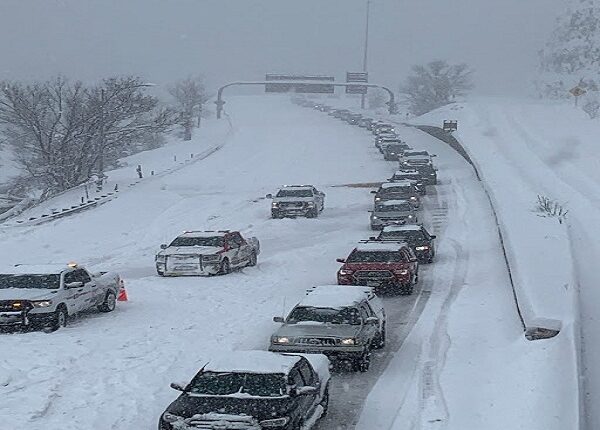 Clima invernal causa caos en Estados Unidos