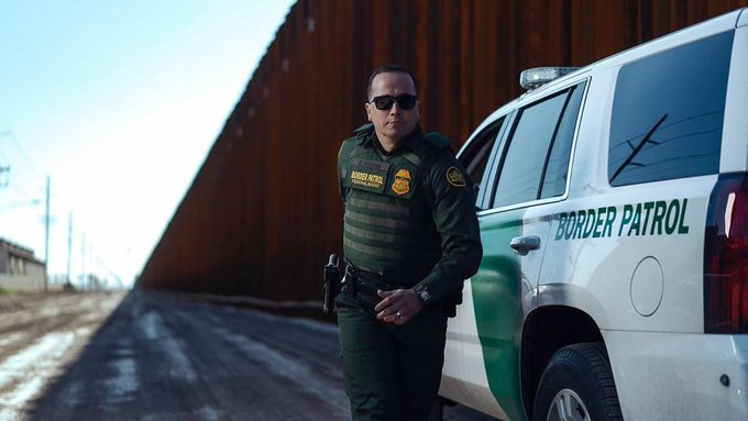 Unos 60 agentes fronterizos insultaron a inmigrantes y actuaron con impunidad