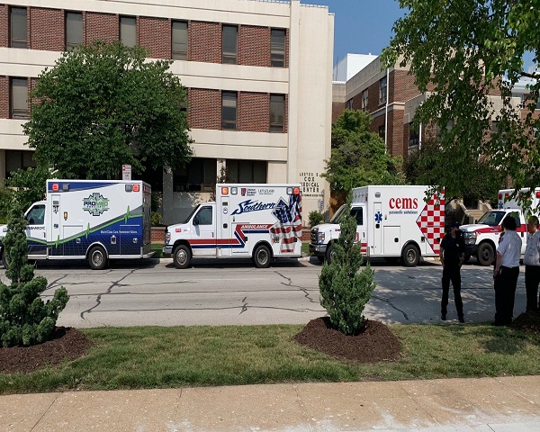 Tras negar crisis por el COVID-19, gobernador de Missouri activa hospitales de emergencia