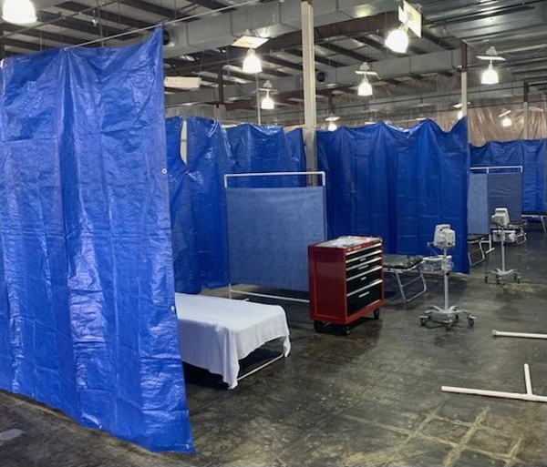 Tras negar crisis por el COVID-19, gobernador de Missouri activa hospitales de emergencia