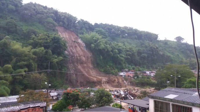 Derrumbe en el occidente de Colombia deja al menos 6 muertos y más de 20 heridos