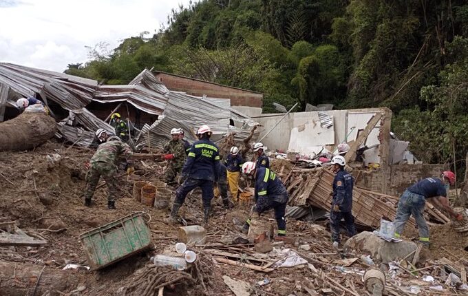 Aumenta a 15 la cifra de víctimas fatales en el deslave en Pereira, Colombia