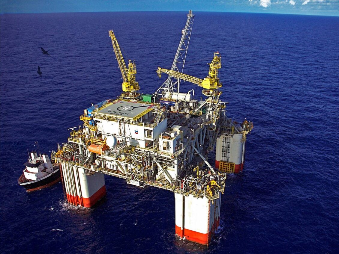 EEUU emite una licencia ampliada para permitir a Chevron importar petróleo venezolano