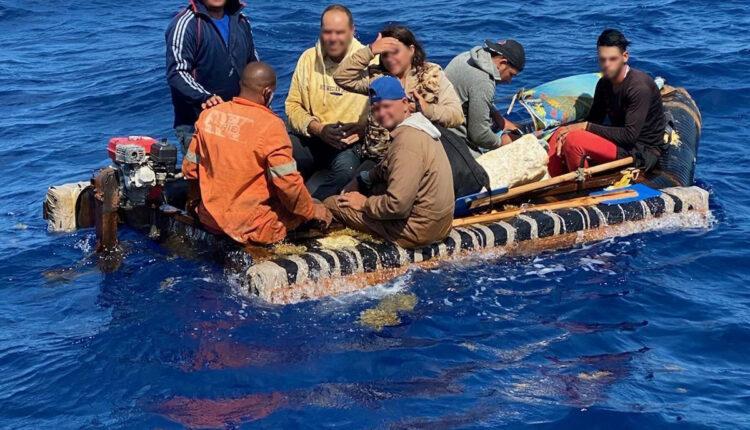 Guardia Costera de EEUU repatrió a 86 balseros cubanos