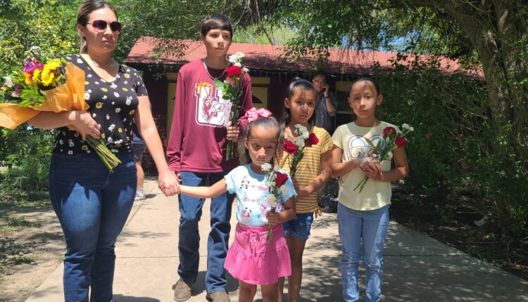 Se hicieron varias llamadas al 911 desde un salón de la primaria de Uvalde, Texas