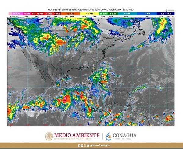 Peligroso huracán Agatha de categoría 2 se desplaza al suroeste de México