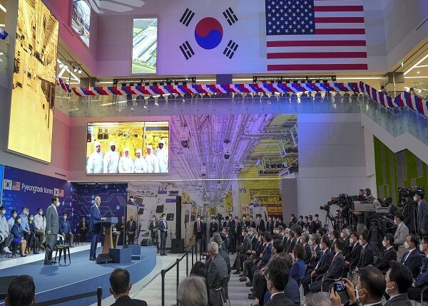 EEUU y Corea del Sur refuerzan alianza en visita de Biden