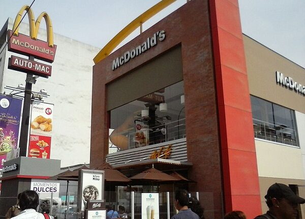 McDonald's anuncia su retiro total de Rusia y la venta todos sus locales