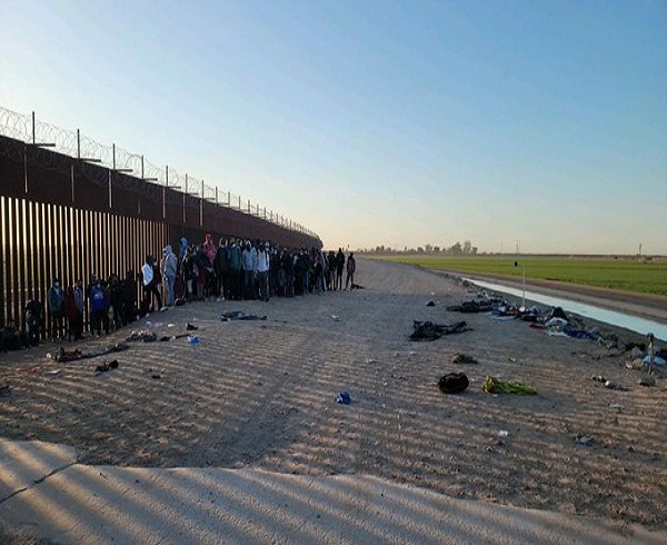 EEUU cerrará brechas del muro fronterizo con México en Yuma, Arizona