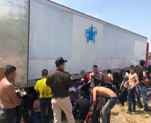 Autoridades 'horrorizadas' tras hallazgo de migrantes muertos en tráiler en San Antonio