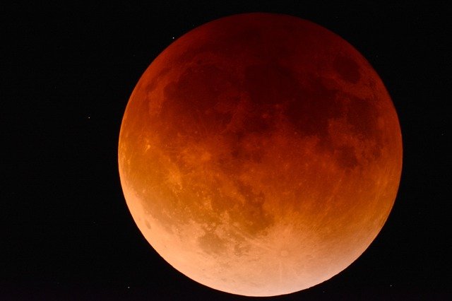 Cómo será y qué día se podrá ver el eclipse lunar de mayo