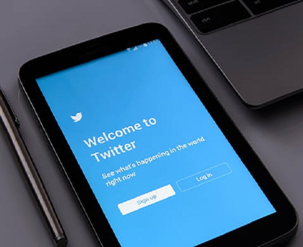 Twitter prohíbe enlazar a otras redes sociales y retira la medida horas después