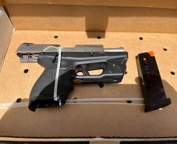 Adolescente es arrestado tras reclutar a otros para participar en tiroteo en escuela de California