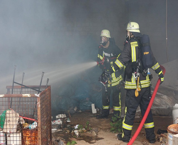 Feroz incendio en edificio de Buenos Aires deja al menos cinco muertos y 35 heridos