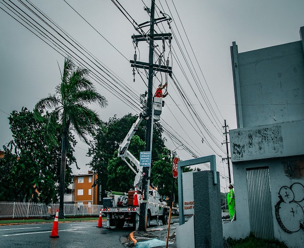 Advierten que más de un millón de clientes no tienen servicio eléctrico en Puerto Rico