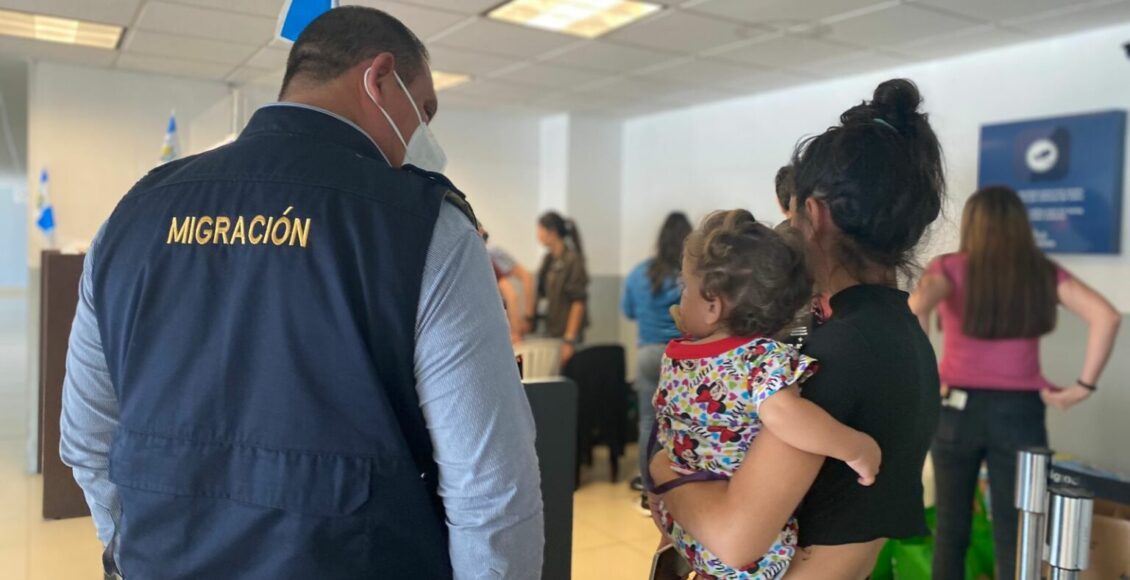 Guatemala recibe primeros migrantes deportados desde EEUU de 2023, algunos piensan regresar