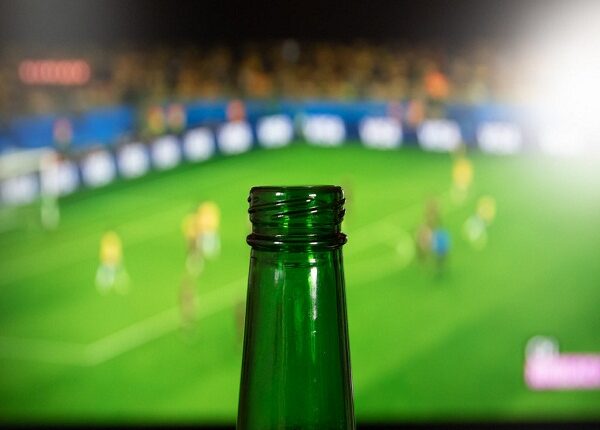 FIFA y Qatar prohíben venta de cerveza en estadios del Mundial y sus alrededores