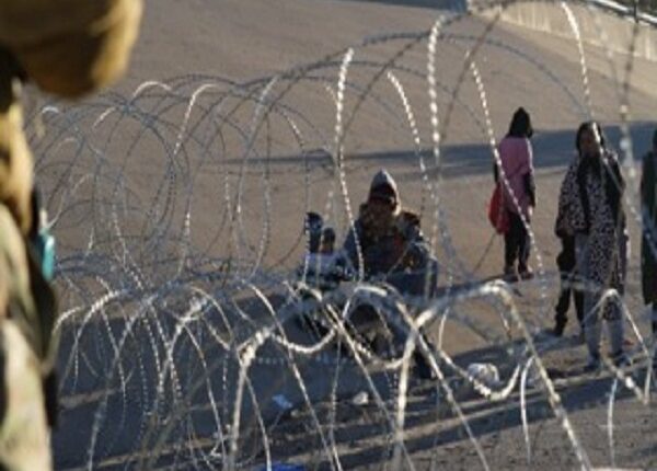 Migrantes siguen cruzando la frontera con México pese a detenciones