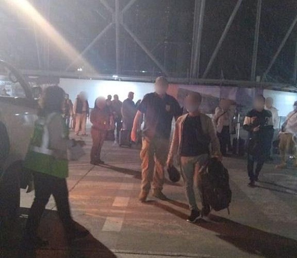 Autoridades ubican a 62 migrantes irregulares en el aeropuerto de Monterrey