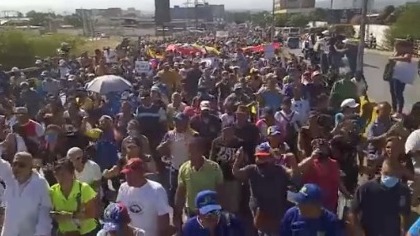 Maestros venezolanos toman las calles y demandan mejores salarios